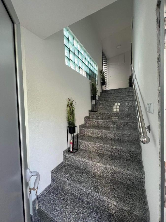 דירות Bihać Apartman “City” מראה חיצוני תמונה